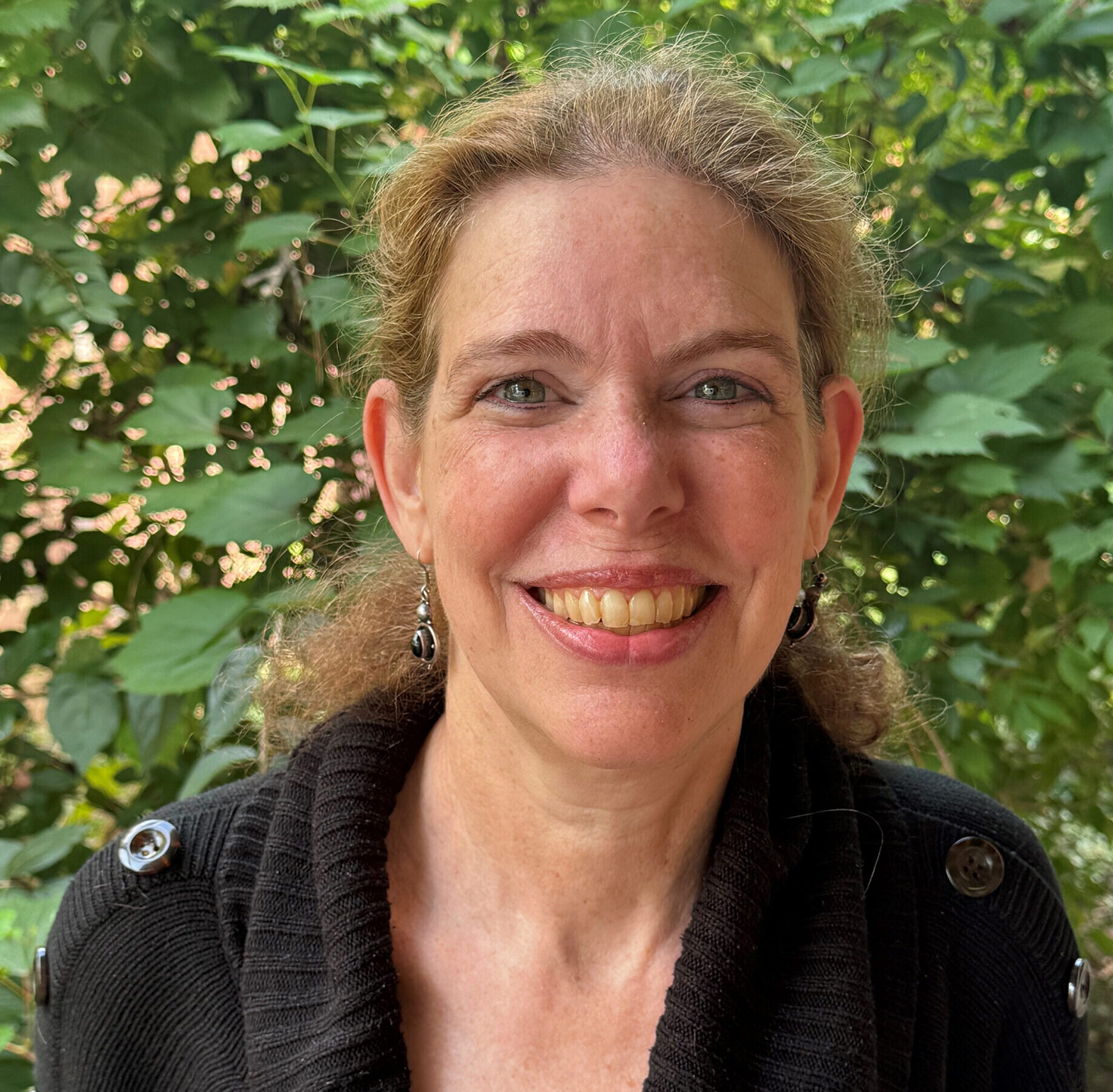 Ellen-Posman-scaled-e1728308079851.jpg
